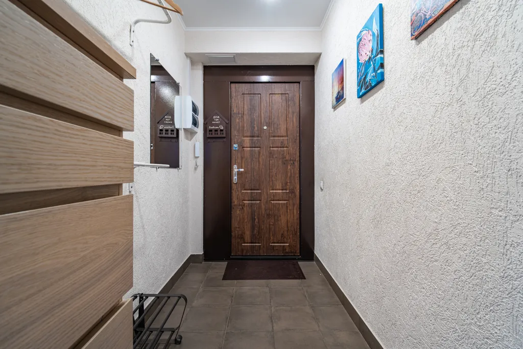 Большая комфортабельная квартира на Набережной Енисея