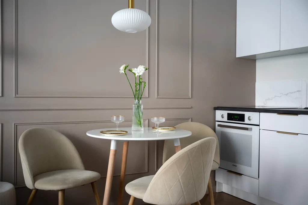 Роскошная студия Золотая с качелью и ванной