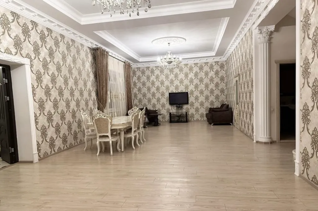 7-комнатный Дом