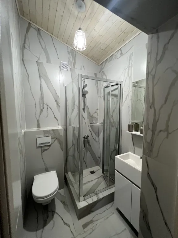 Дом с тремя апартаментами с видом на горы и море