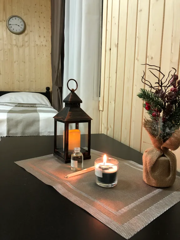 Домик в сосновом бору с видом на горы и лес