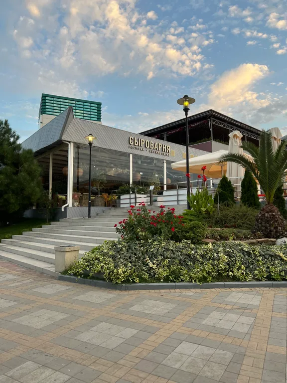 3-комнатная квартира в 5 минутах от моря