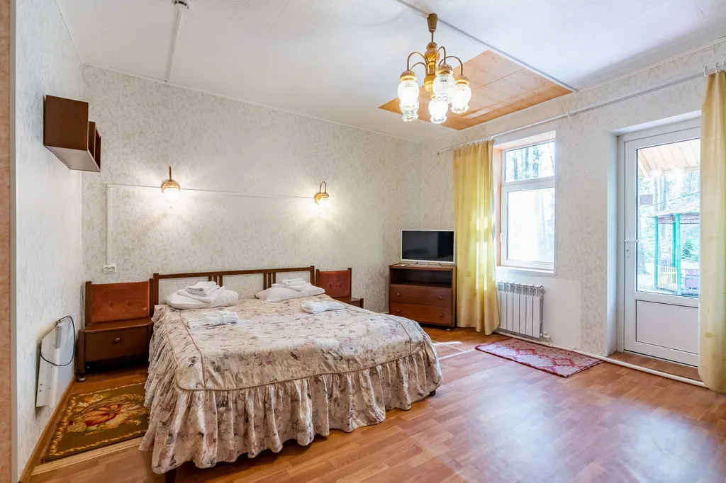 Коттедж 1-комнатный Дом — Луга