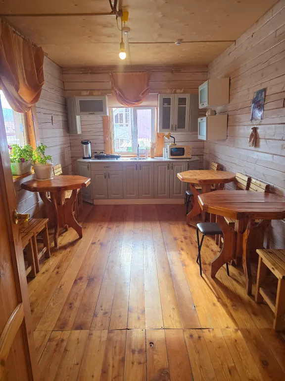 Уютная комната с собственным душем и туалетом