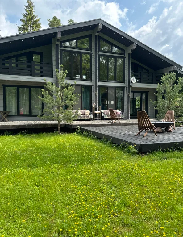 Просторный коттедж в окружении леса – идеальное место для отдыха