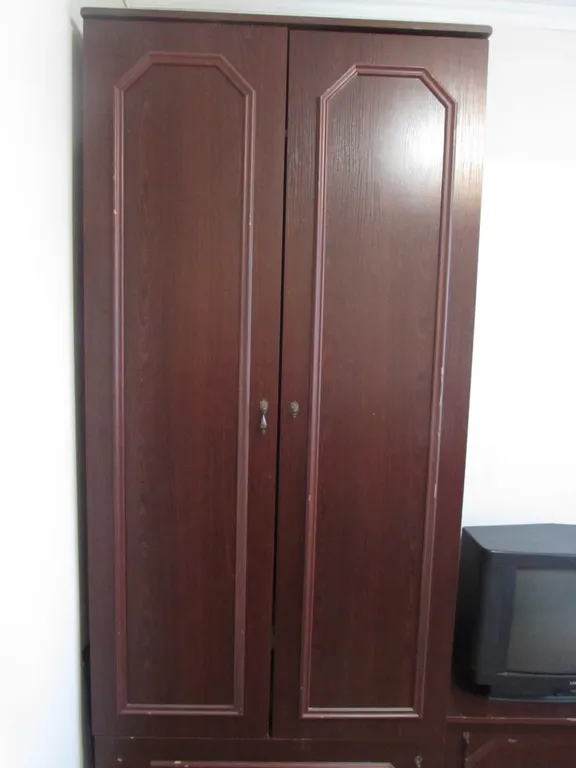 Удобная комната с кухней-прихожей, сан. Узлом, с входной железной дверь