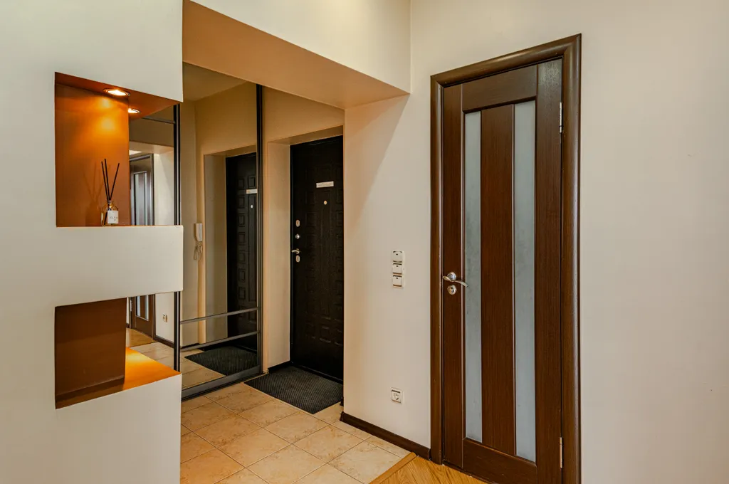 Просторная на заливе с панорамными окнами, кондиционер, 2 TV