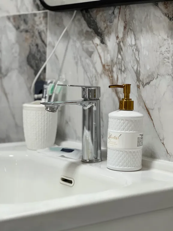 В центре, левый берег, рядом возле Хан Шатыр, кардиология, ННЦМД