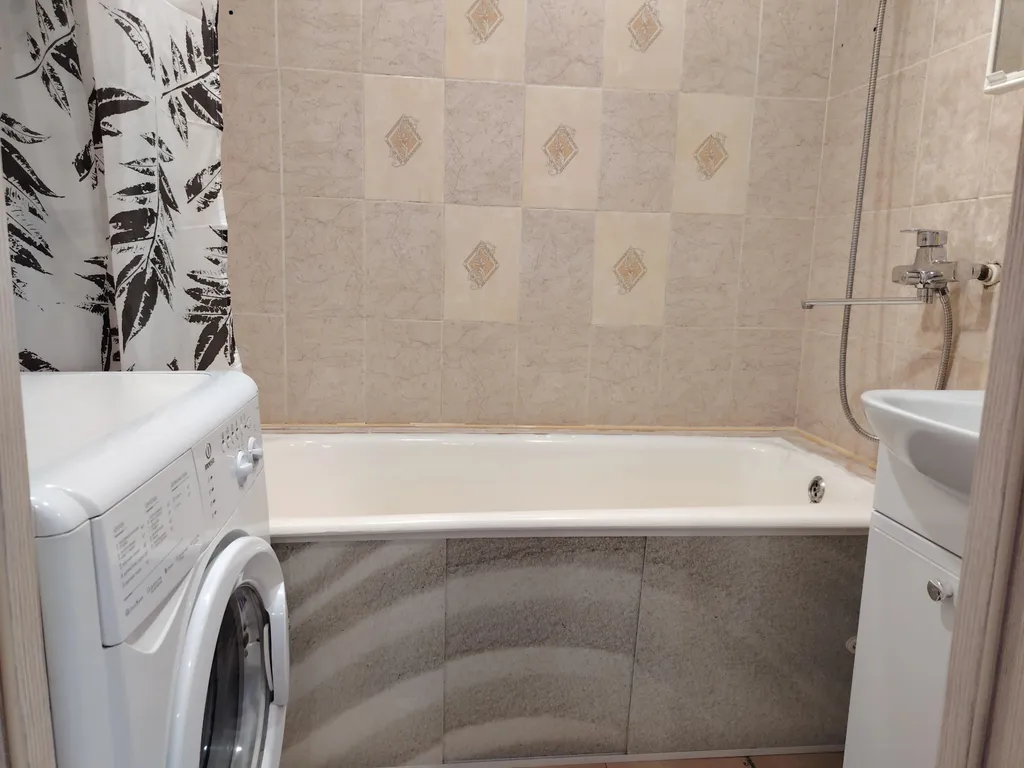 Двухкомнатная квартира напротив Академии Здоровья