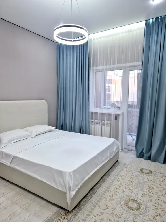 Евротрешка вблизи expo megasilkway