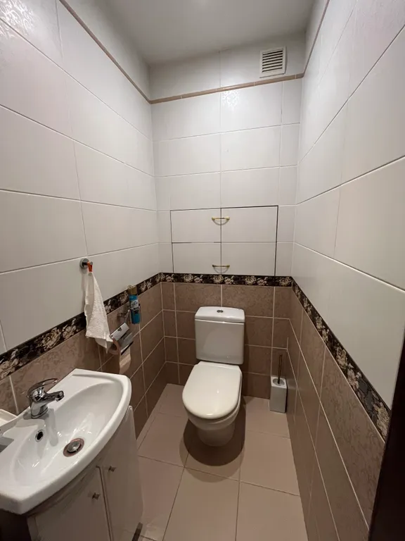 Большая уютная трехкомнатная квартира в тихом месте