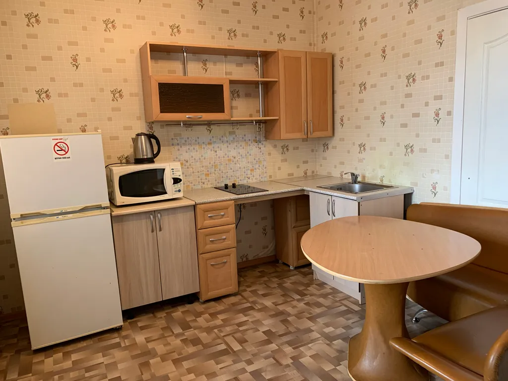 Квартира Квартира Однокомнатная через дорогу от набережной реки Кача — Красноярск