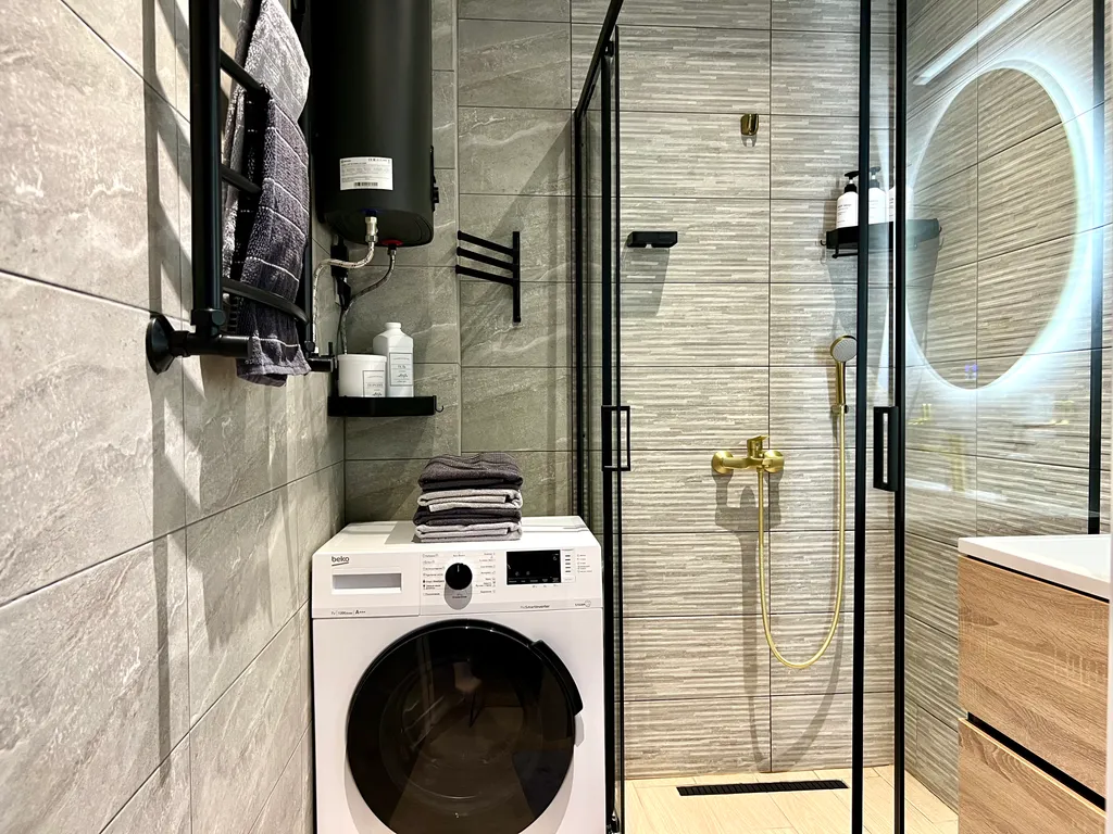 Просторная квартира с новым ремонтом для семьи в центре