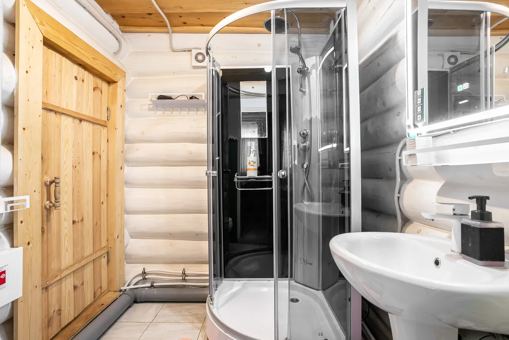 Коттедж Уютный дом Камчатка из кедра с русской баней в Кикино на Веле — Кикино