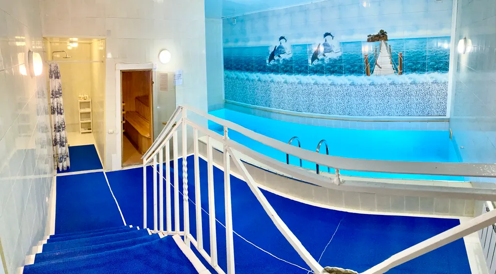 Дом с бассейном