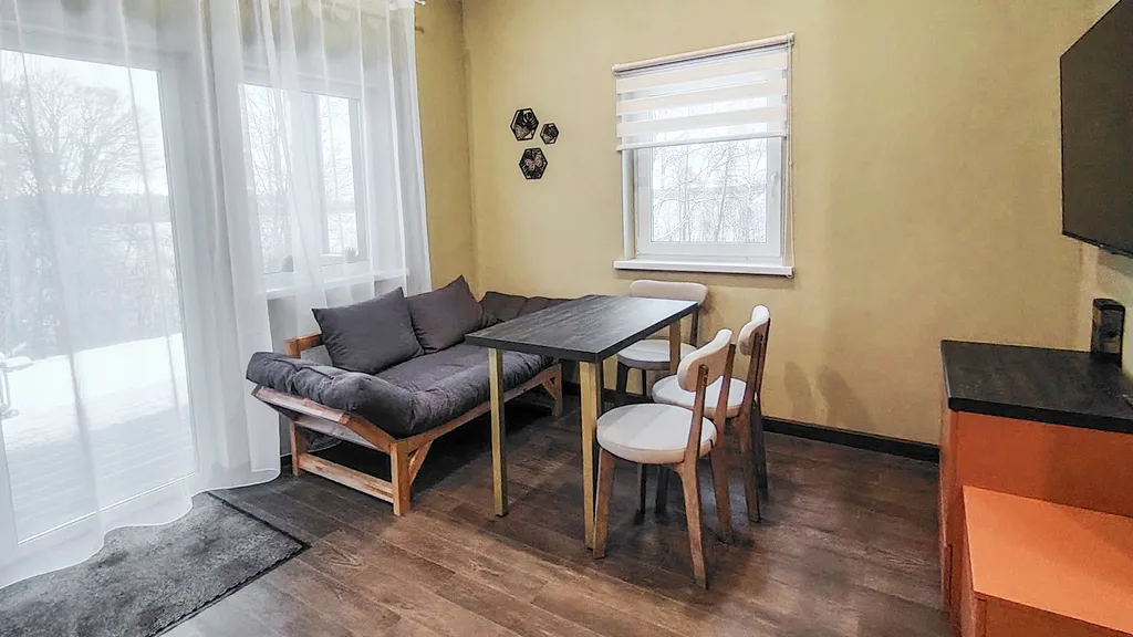 Дом с видом на озеро