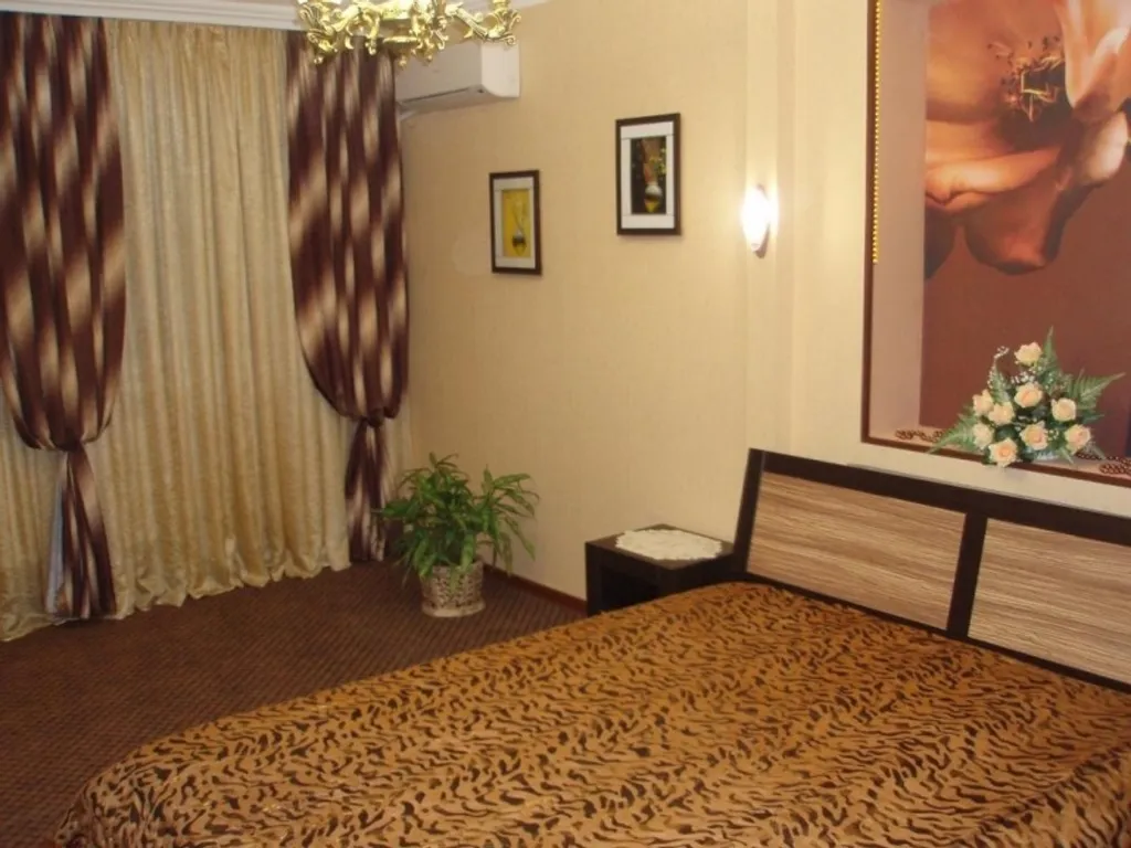 Уютная квартира в центре города на набережной.