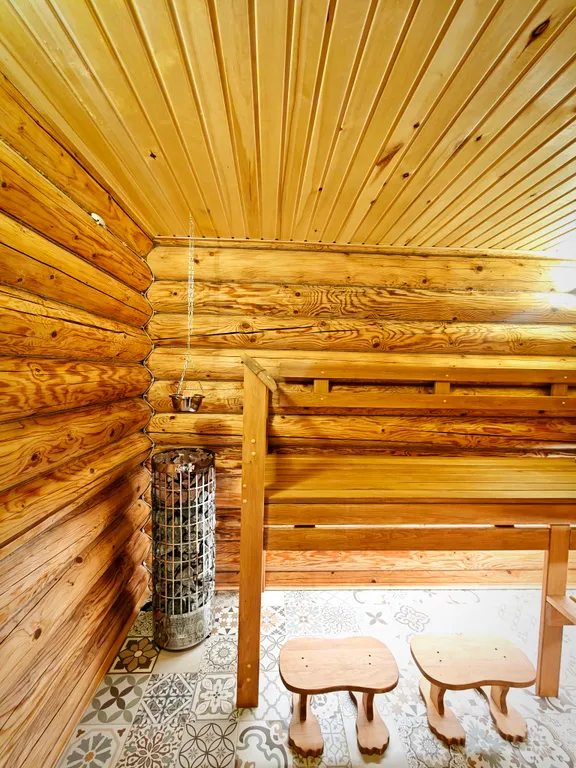 Лесной дом с тёплым бассейном, джакузи, сауной и сибирским чаном