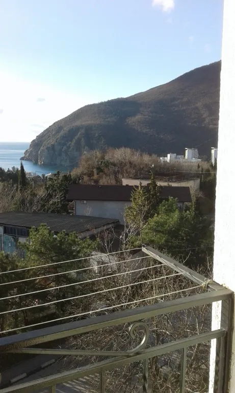 Квартира с красивым видом на море и гору АюДаг