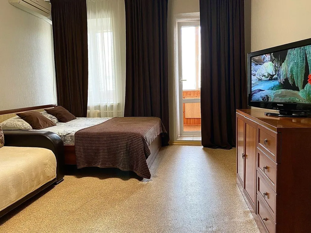 Квартира возле МНТК имени Федорова — аренда посуточно в Оренбург