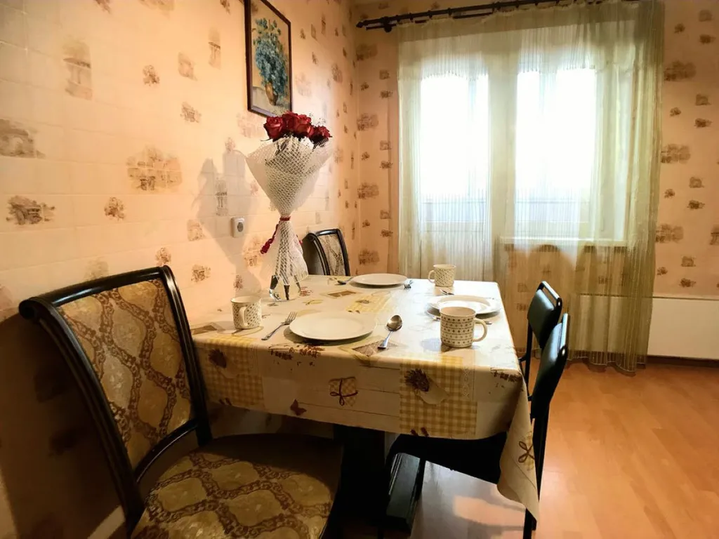 Большая двухкомнатная квартира около ТЦ Июнь