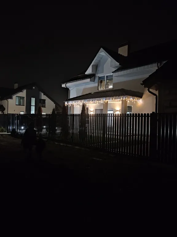 Часть дома с террасой и мангальной зоной на берегу моря