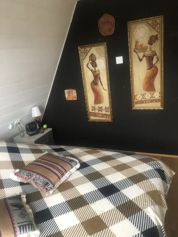 Дом у озера в стиле А-frame