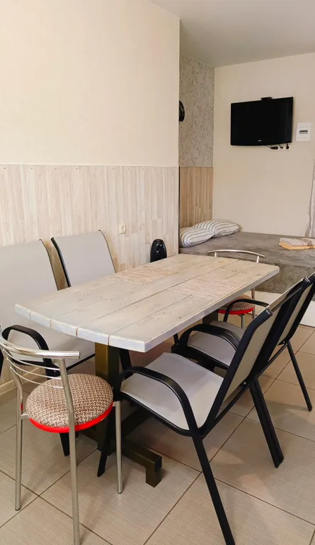 Очень уютный двухкомнатный номер студия, с кухней до 6 человек