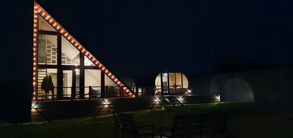 Дом-треугольник в загородном комплексе FoxWay