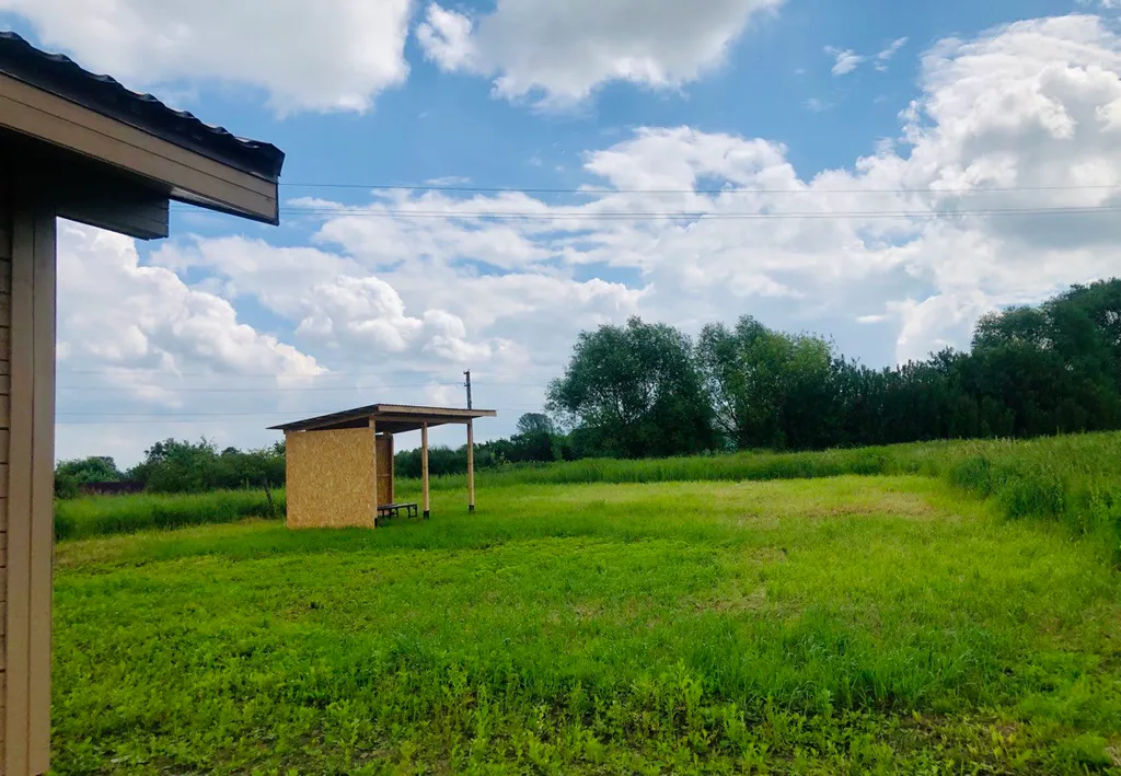 Уютный деревянный загородный дом в живописном селе