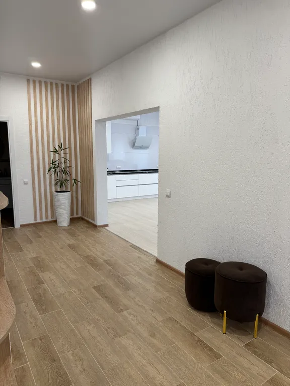 Дом на берегу реки с баней