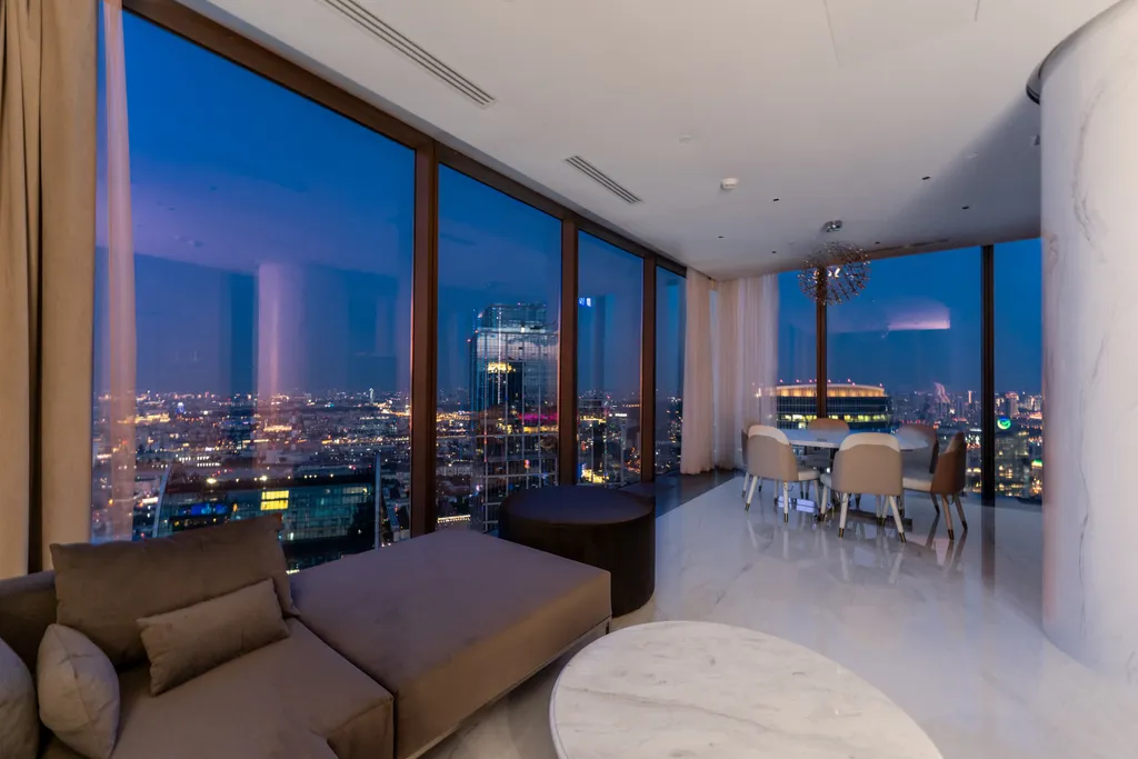 Угловой апартамент с видом на Кремль