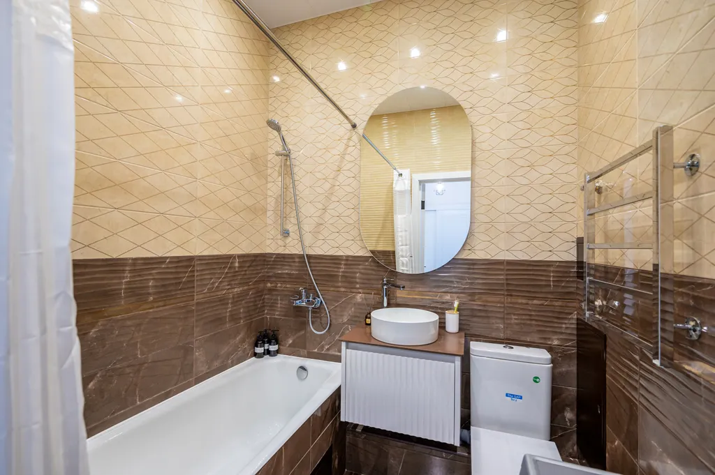 Beликолeпнaя и cвeтлая студия с балконoм