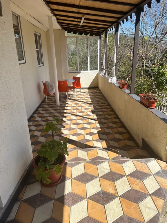 Уютная 2-комнатная квартира со своим двориком