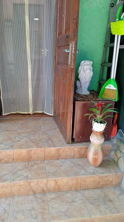 Коттедж Двух комнатный дом, в центре старого города — Евпатория