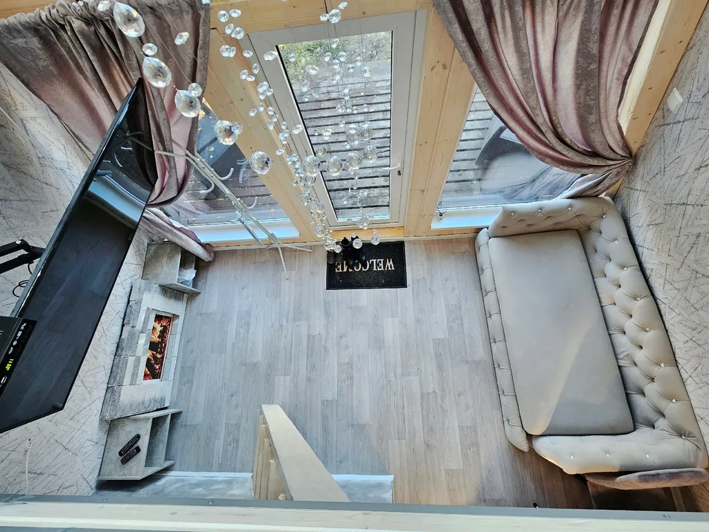 Коттедж Домик-шале-люкс с гидромассажной ванной — Великий Новгород