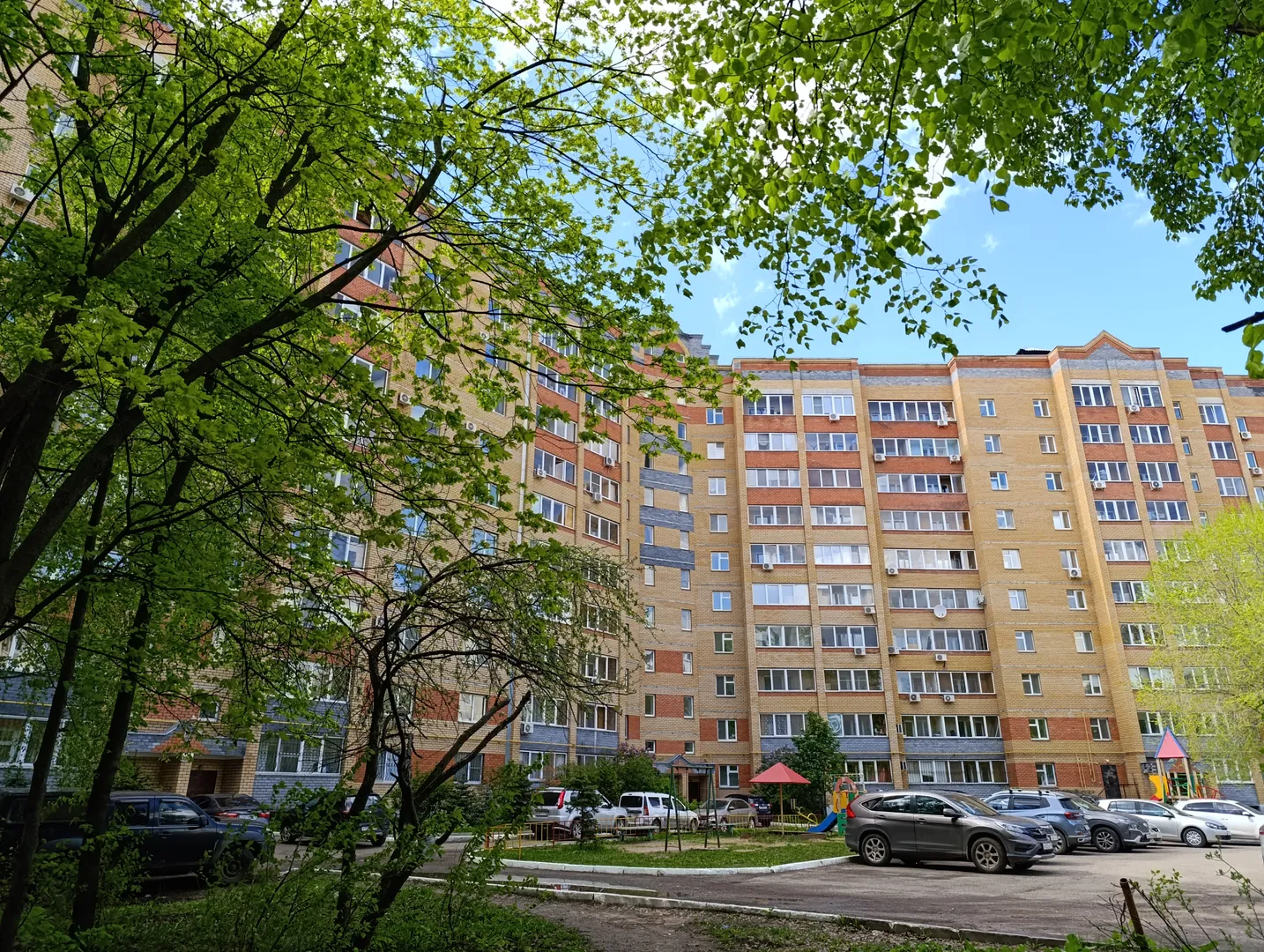 Вид на дом со стороны двора