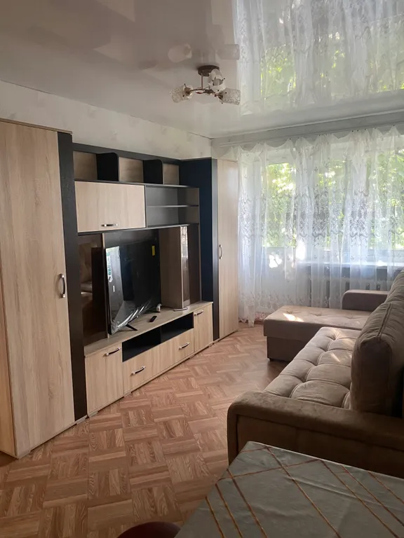 2-комнатная квартира в Центре Кантемировка