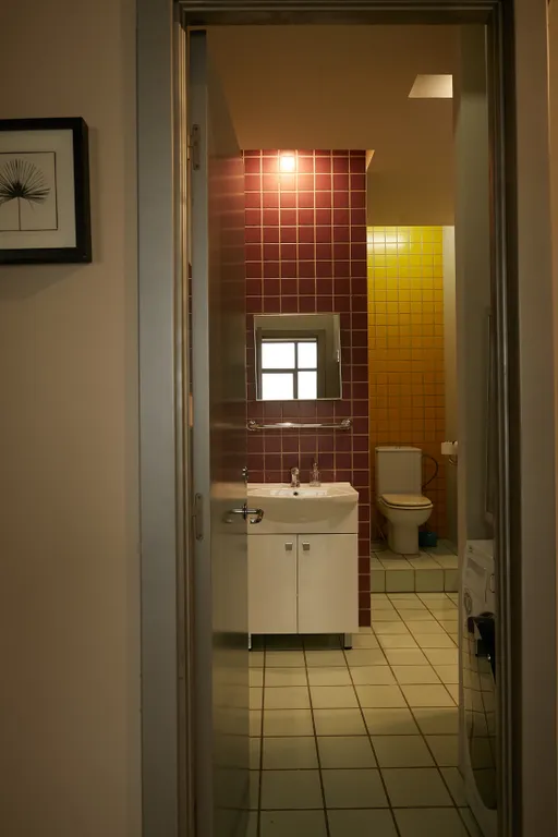 Дом на набережной с видом на Кремль и высокий потолок