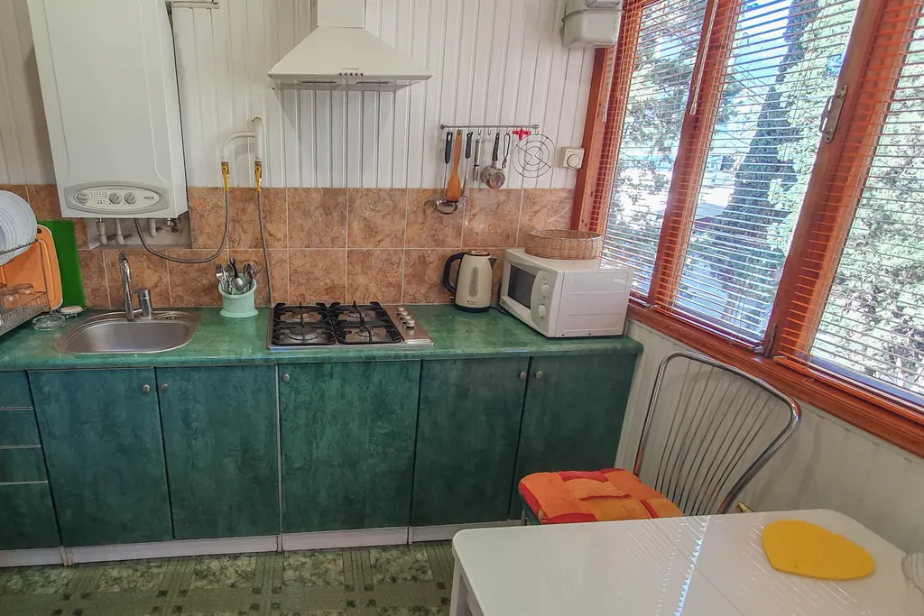 Квартира рядом с набережной со своим двором и паркингом