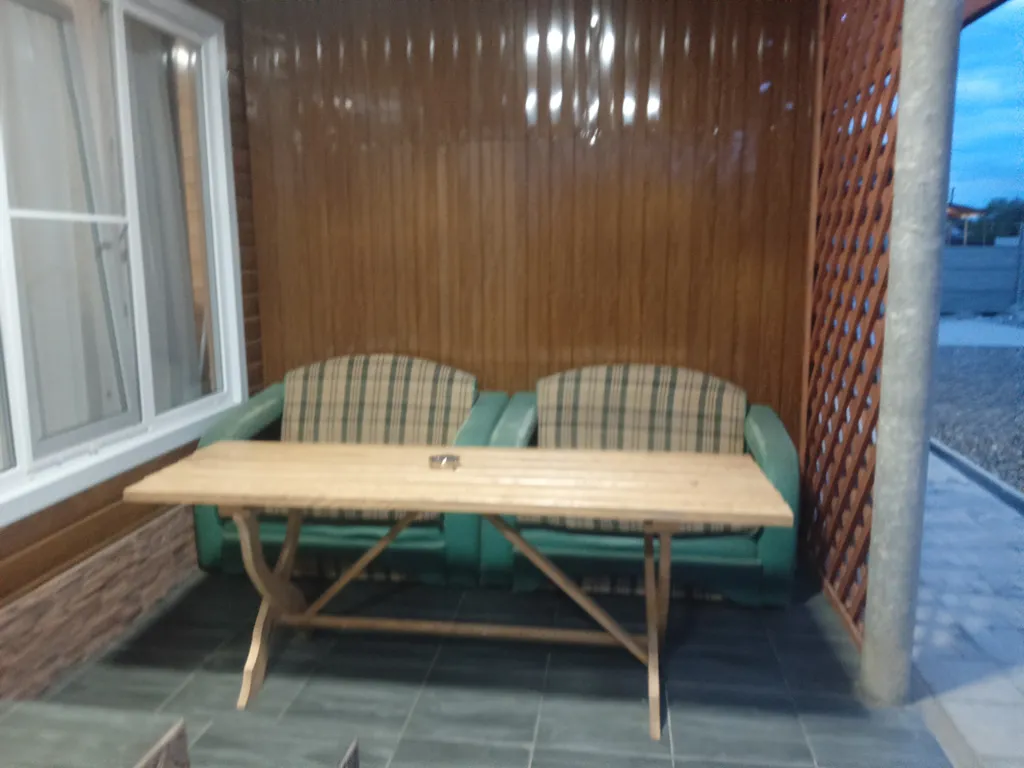 Домик у озера