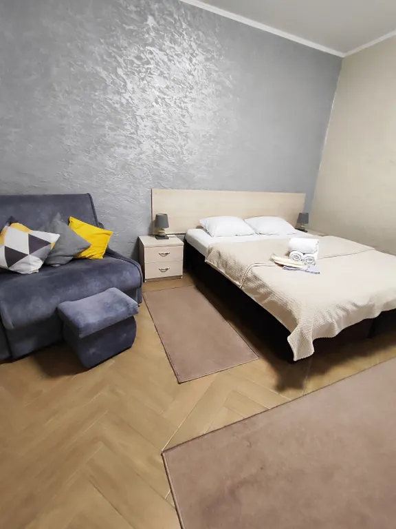 Квартира с двориком — аренда посуточно в Таганрог