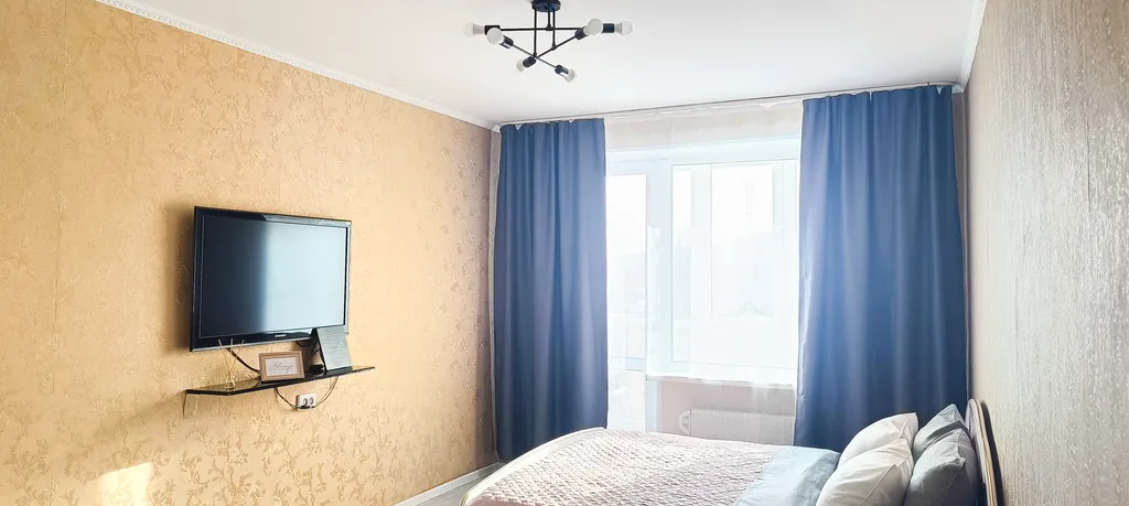 Центр,отчетные документы, двуспальная кровать+диван