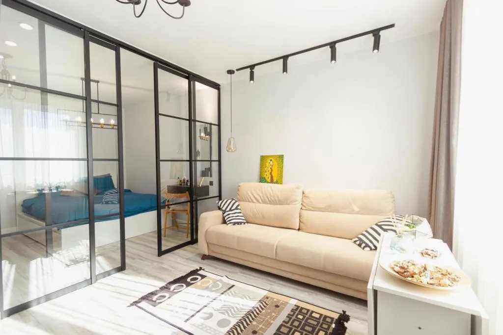 Яркая квартира с дизайнерским ремонтом