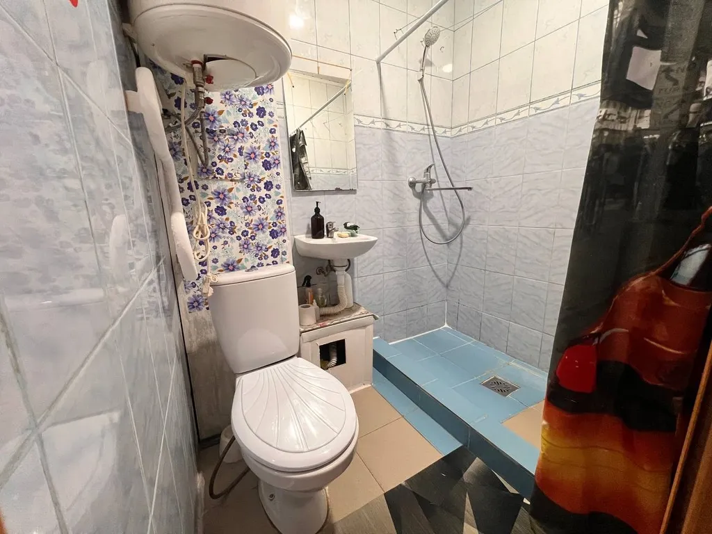 Мини - студия  эконом в центре  города