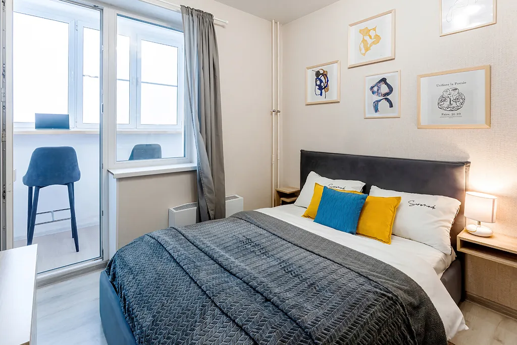 Стильная студия с видом на город в 20 минутах до центра