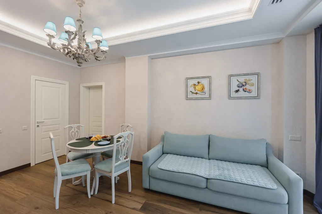 Уютная двухкомнатная квартира с прекрасным ремонтом и большим балконом