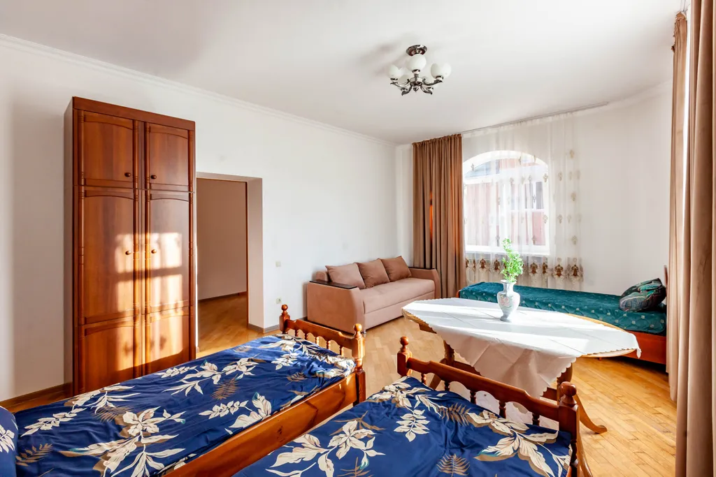 Уютный дом в центре города