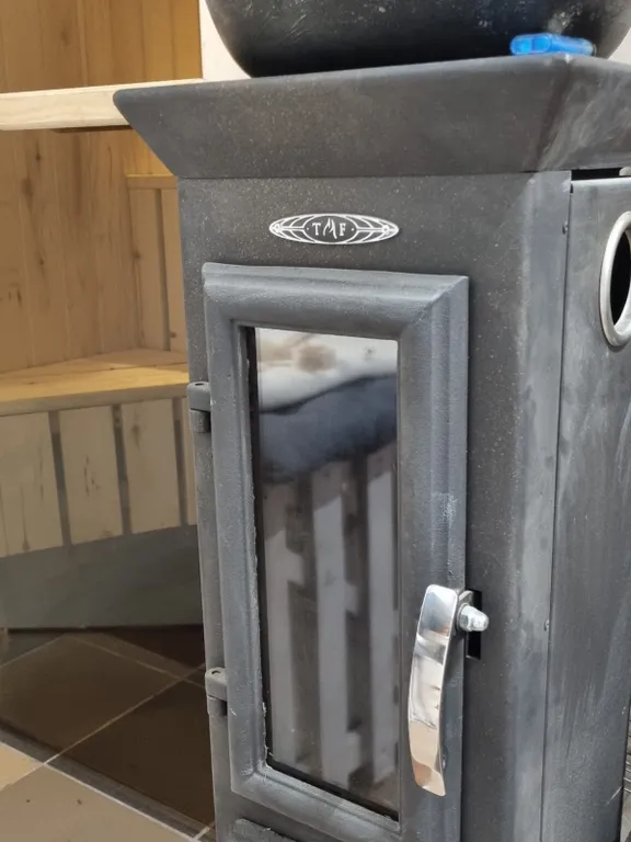 Дом и теннисный корт, сауна, камин недалеко от реки Москвы