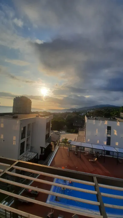 Квартира с посудомойкой, балконом и бассейном